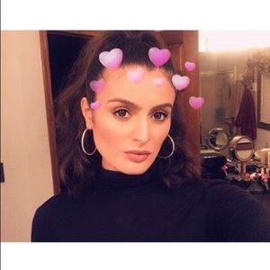 Meet your Posher, Hailey